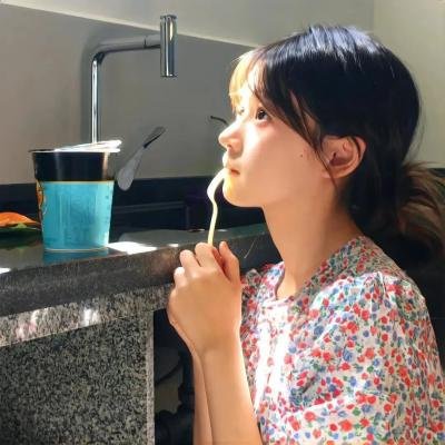 女皇陵下的风流娘们